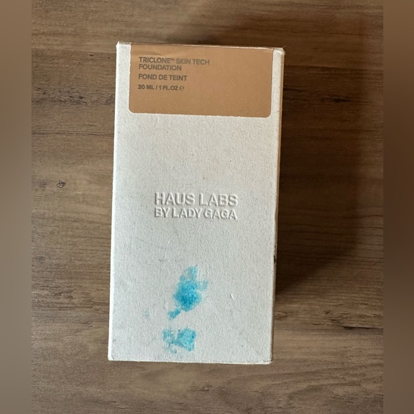 Haus Labs Triclone Skin Tech Foundation - Picture 2 of 3